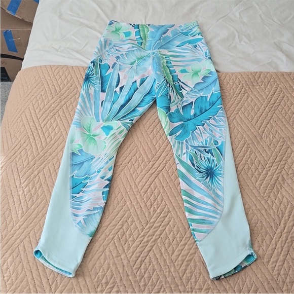 Nike botanical tropical dri fit leggings small crop - Picture 9 of 13